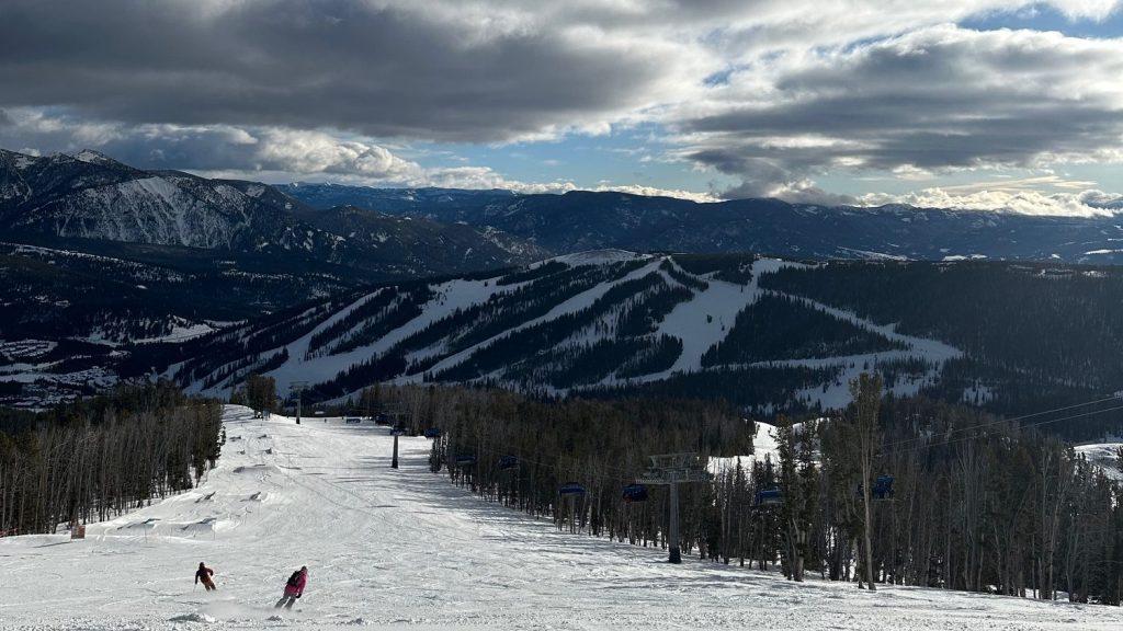 Top 3 Ski Destinations You Should&nbsp;Visit